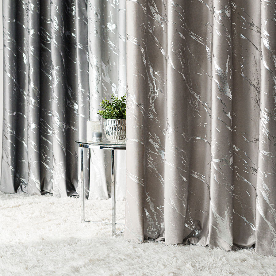 MARMA Zasłona gotowa na taśmie, szerokość 140cm x wysokość 250cm, kolor 017 szarobeżowy ze srebrnym nadrukiem na VELVI TD