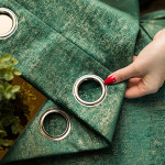 ELEONORA · Zasłona gotowa na przelotkach · 140x250 cm · kolor ciemny zielony butelkowy ze złotym