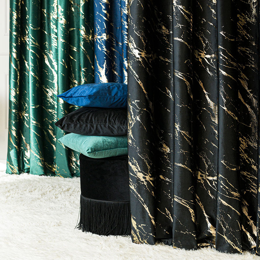 MARMA Zasłona gotowa na taśmie, szerokość 140cm x wysokość 250cm, kolor 111 czarny ze złotym nadrukiem na VELVI TD0033