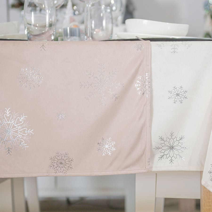 ŚNIEŻKI Bieżnik wodoodporny VELVET, 40x140cm, kolor 030 pudrowy różowy ze srebrnym zdobieniem TBN001