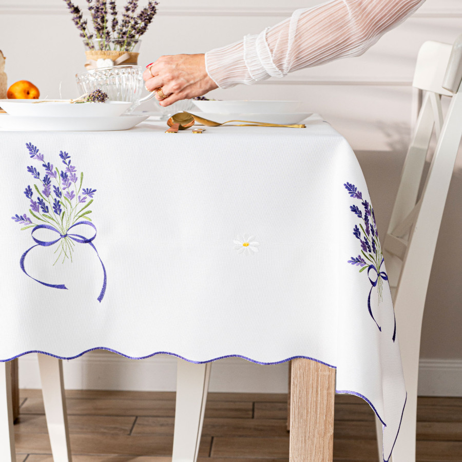 LAWENDOWA POLANA Obrus z haftem, szerokość 140cm x wysokość 180cm, kolor 001 biały 291771