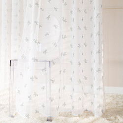 RIBBON Firana gotowa na woalu w diamentowe kokardki, na srebrnych przelotkach, z ołowianką, szerokość 140 x wysokość 250cm