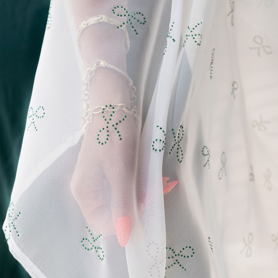 RIBBON Firana gotowa na woalu w diamentowe kokardki, na srebrnych przelotkach, z ołowianką, szerokość 140 x wysokość 250cm