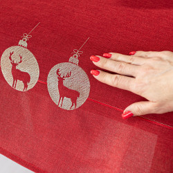 BŁYSZCZĄCY RENIFER Bieżnik z haftem, szerokość 50cm x wysokość 100cm, kolor 003 czerwony 295157