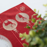 BŁYSZCZĄCY RENIFER Bieżnik z haftem, szerokość 24cm x wysokość 85cm, kolor 003 czerwony 295157