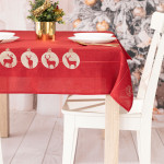 BŁYSZCZĄCY RENIFER Obrus z haftem, szerokość 120cm x wysokość 160cm, kolor 003 czerwony 295157