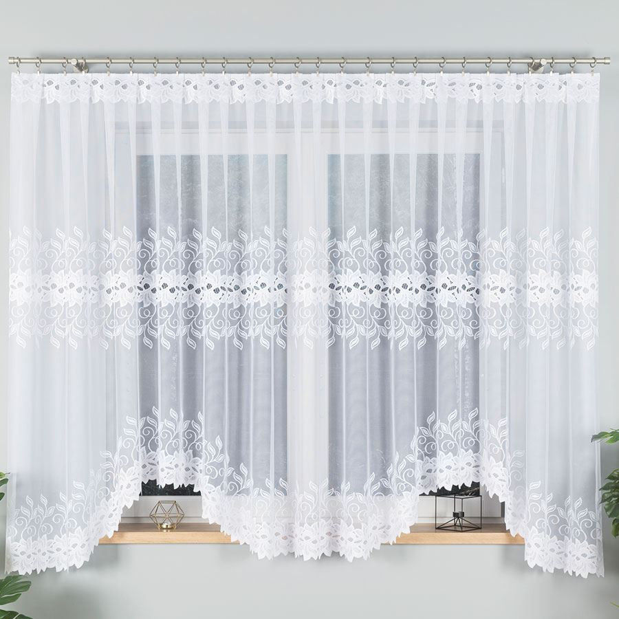 BASTIA · firanka gotowa · biała · klasyczny wzór · 450x180 cm