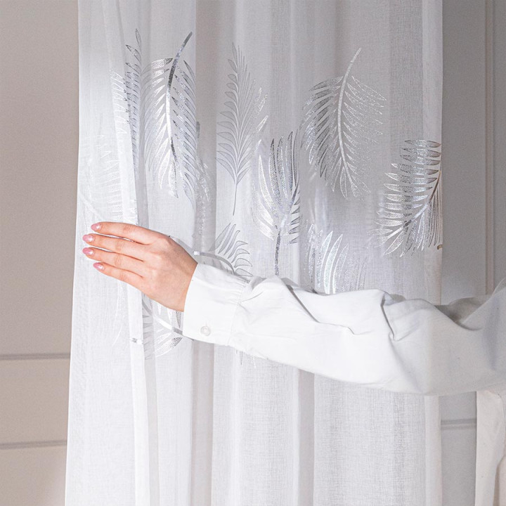 MARIETTA Firana gotowa na taśmie, szerokość 140cm x wysokość 250cm, kolor 001 biały ze srebrnym zdobieniem 