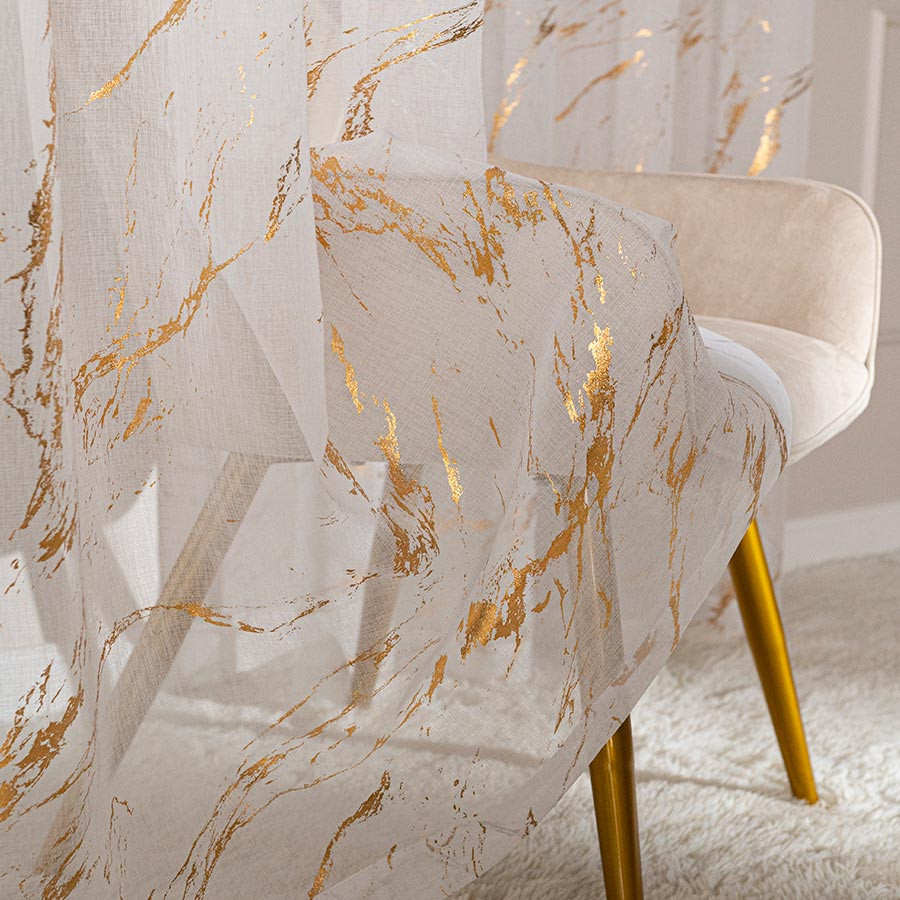 MARMA Firana gotowa na przelotkach z ołowianką, szerokość 140cm x wysokość 250cm, kolor 004 biały ze złotym zdobieniem