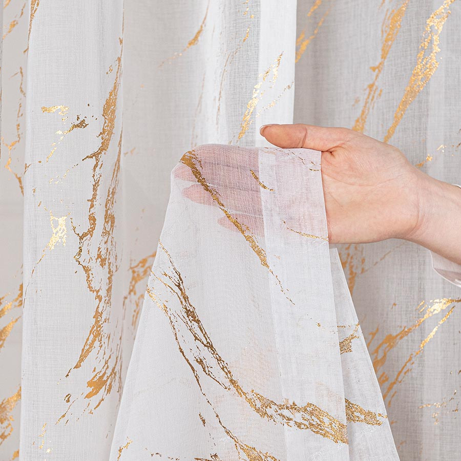 MARMA Firana gotowa na przelotkach z ołowianką, szerokość 140cm x wysokość 250cm, kolor 004 biały ze złotym zdobieniem