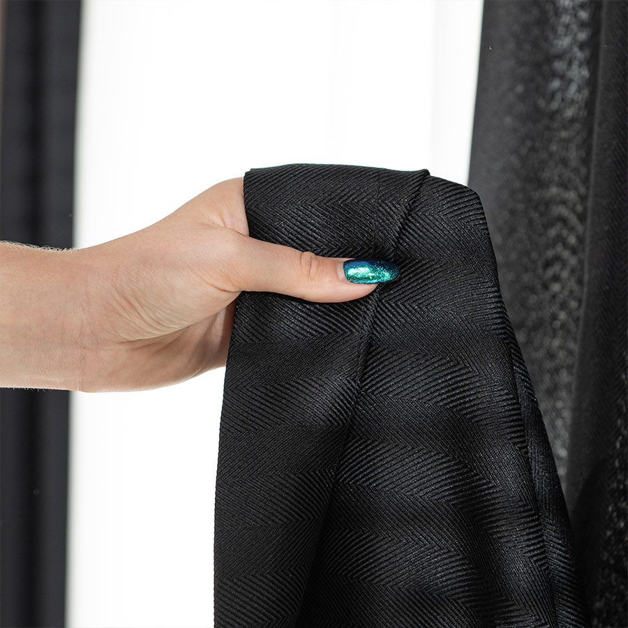 JODEŁKA Zasłona gotowa na przelotkach, szerokość 140cm x wysokość 250cm, kolor 111 czarny