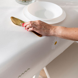 SUMMER Obrus z haftem, szerokość 140cm x wysokość 220cm, kolor 001 biały