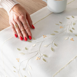 ZIELONA MELODIA Bieżnik z haftem, szerokość 38cm x wysokość 160cm, kolor 001 biały