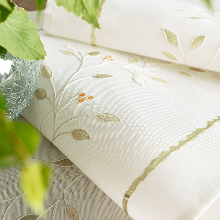 ZIELONA MELODIA Bieżnik z haftem, szerokość 38cm x wysokość 160cm, kolor 001 biały