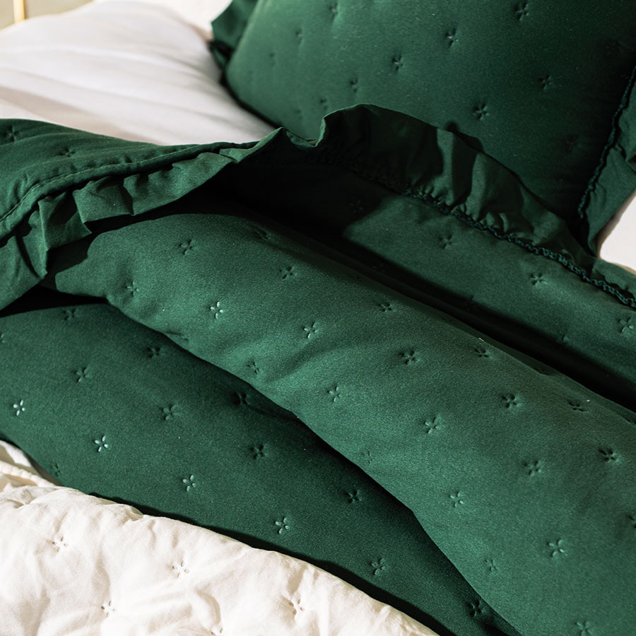 WERONA Narzuta dekoracyjna z falbaną, 220x240cm, kolor 019 zielony