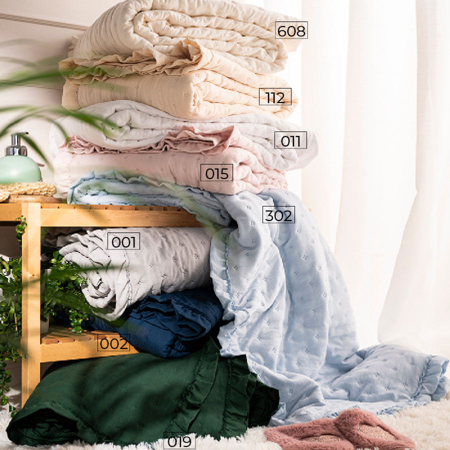 WERONA Narzuta dekoracyjna z falbaną, 170x210cm, kolor 019 zielony