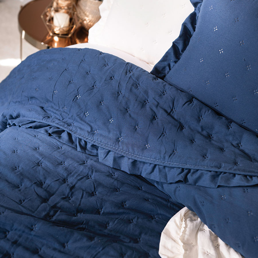 WERONA Narzuta dekoracyjna z falbaną, 200x220cm, kolor 002 niebieski