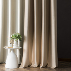 BLACKOUT VELVET Zasłona gotowa na przelotkach, szerokość 140cm x wysokość 230cm, kolor 003 jasny beżowy