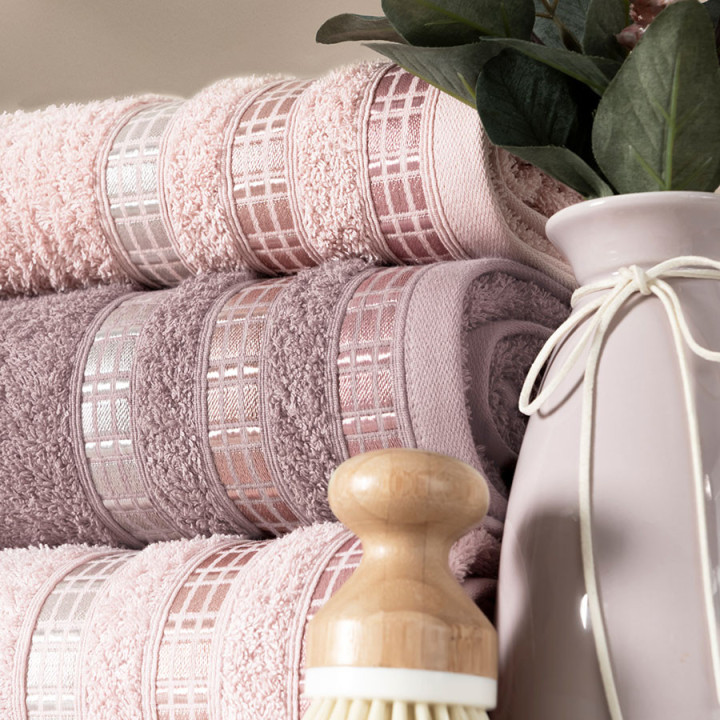 LUXURY · Ręcznik frotte · 70x140 cm · kolor pudrowy