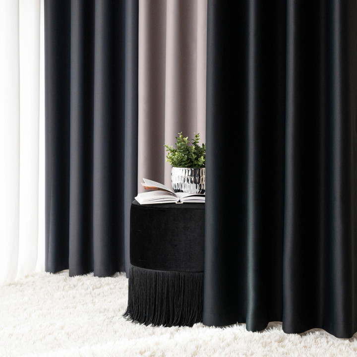 DONA Zasłona gotowa na przelotkach z tkaniny zaciemniającej blackout · czarny · 140x240 cm