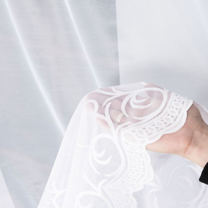 Firanka żakardowa ze wzorem pasowym, wysokość 150cm, kolor 001 biały