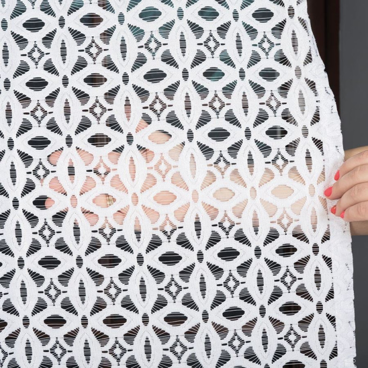 Firanka żakardowa ze wzorem pasowym, wysokość 250cm, kolor 001 biały