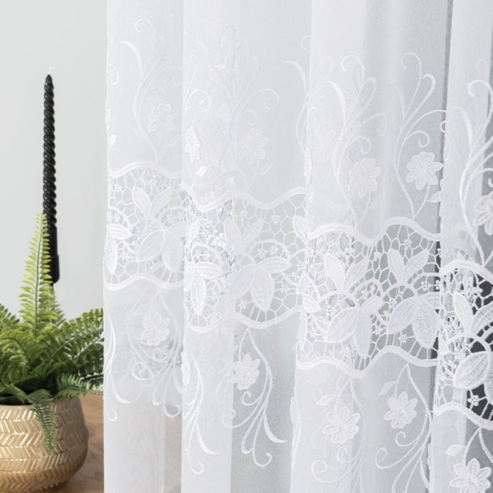 Firanka z aplikacją na markizecie ze wzorem pasowym, wysokość 250cm, kolor 001 biały